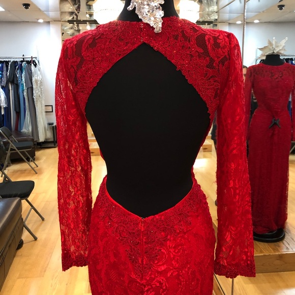 Long sleeve formal gown - Picture 3 of 7